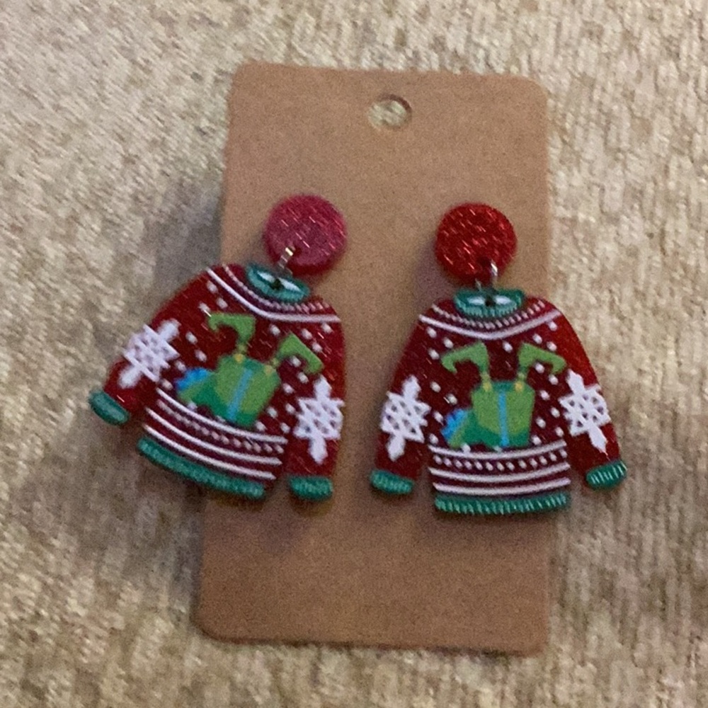 🎄NWT Handmade Sweater Pierced Earrings Fun to Wear 🎄